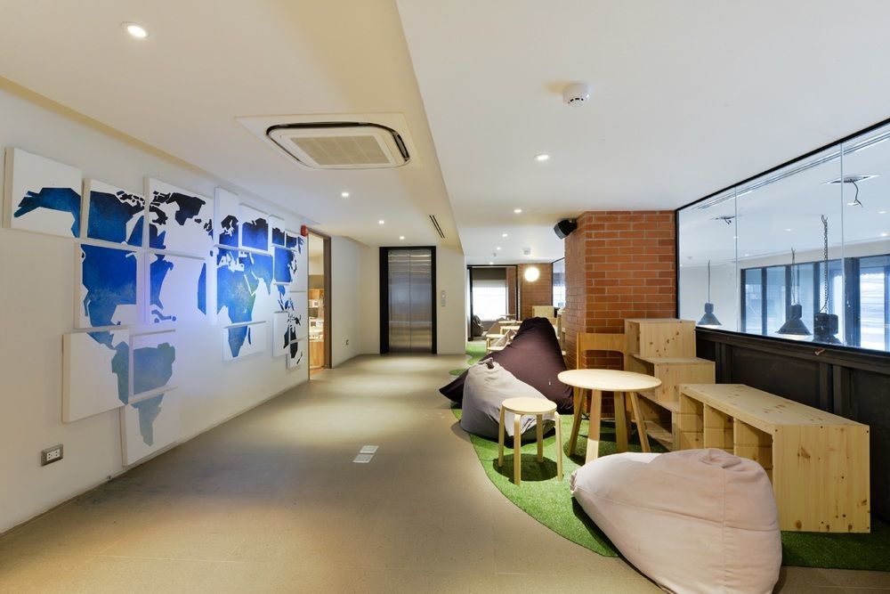 Kokotel Bangkok Surawong Exterior photo