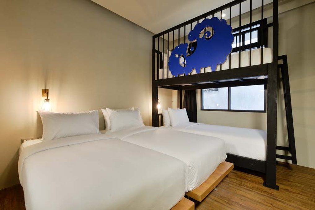Kokotel Bangkok Surawong Exterior photo
